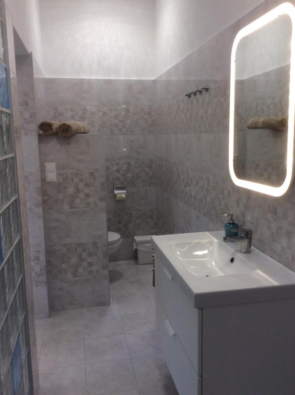 Apartment Furedi Virag
